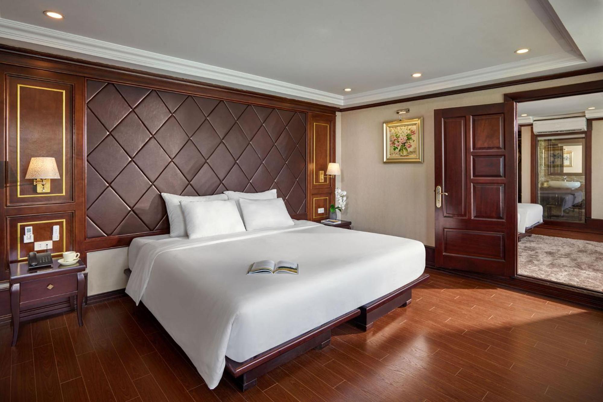 Le Journey Elegance Cruise Hotell Ha Long Exteriör bild