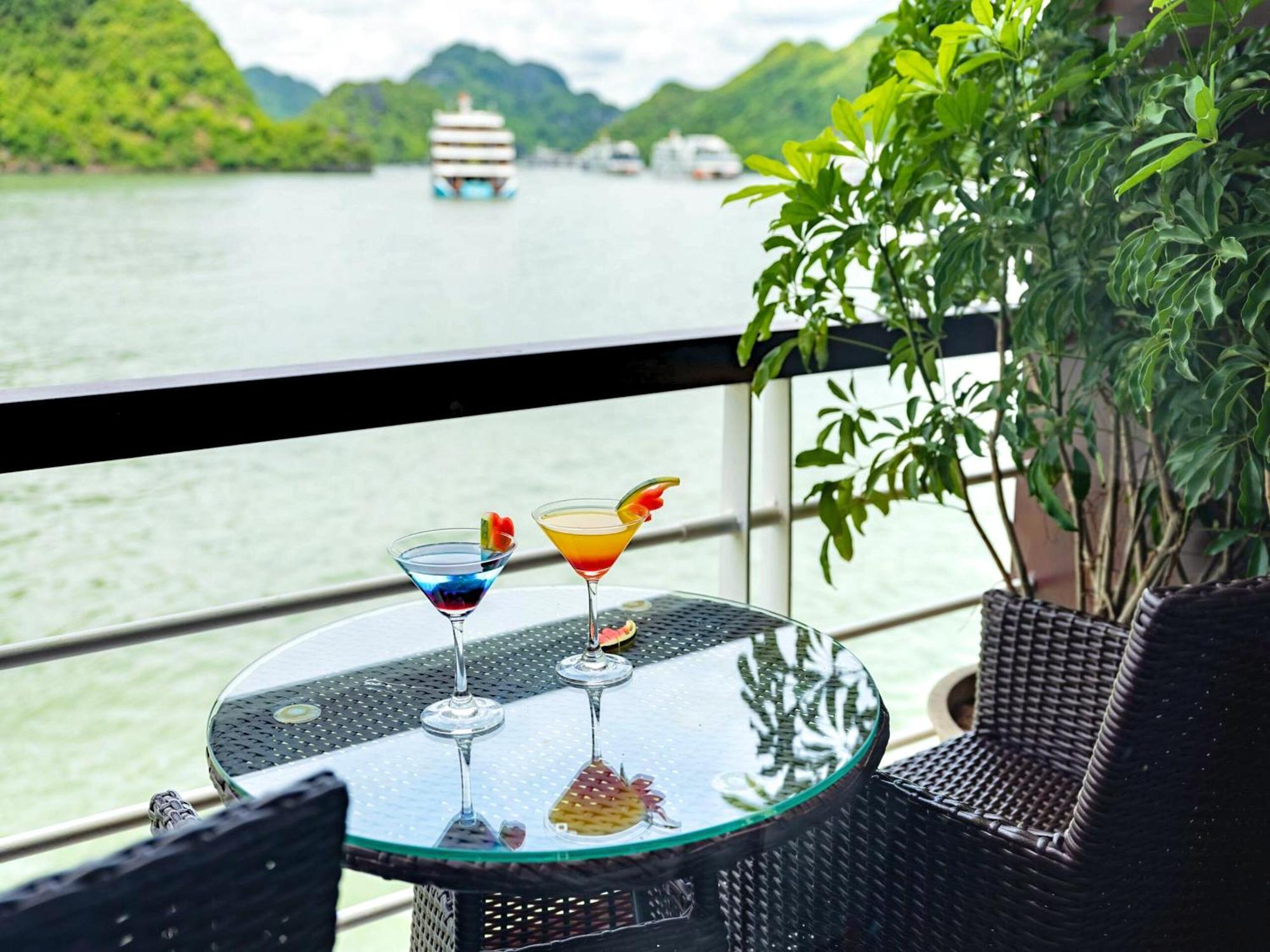Le Journey Elegance Cruise Hotell Ha Long Exteriör bild