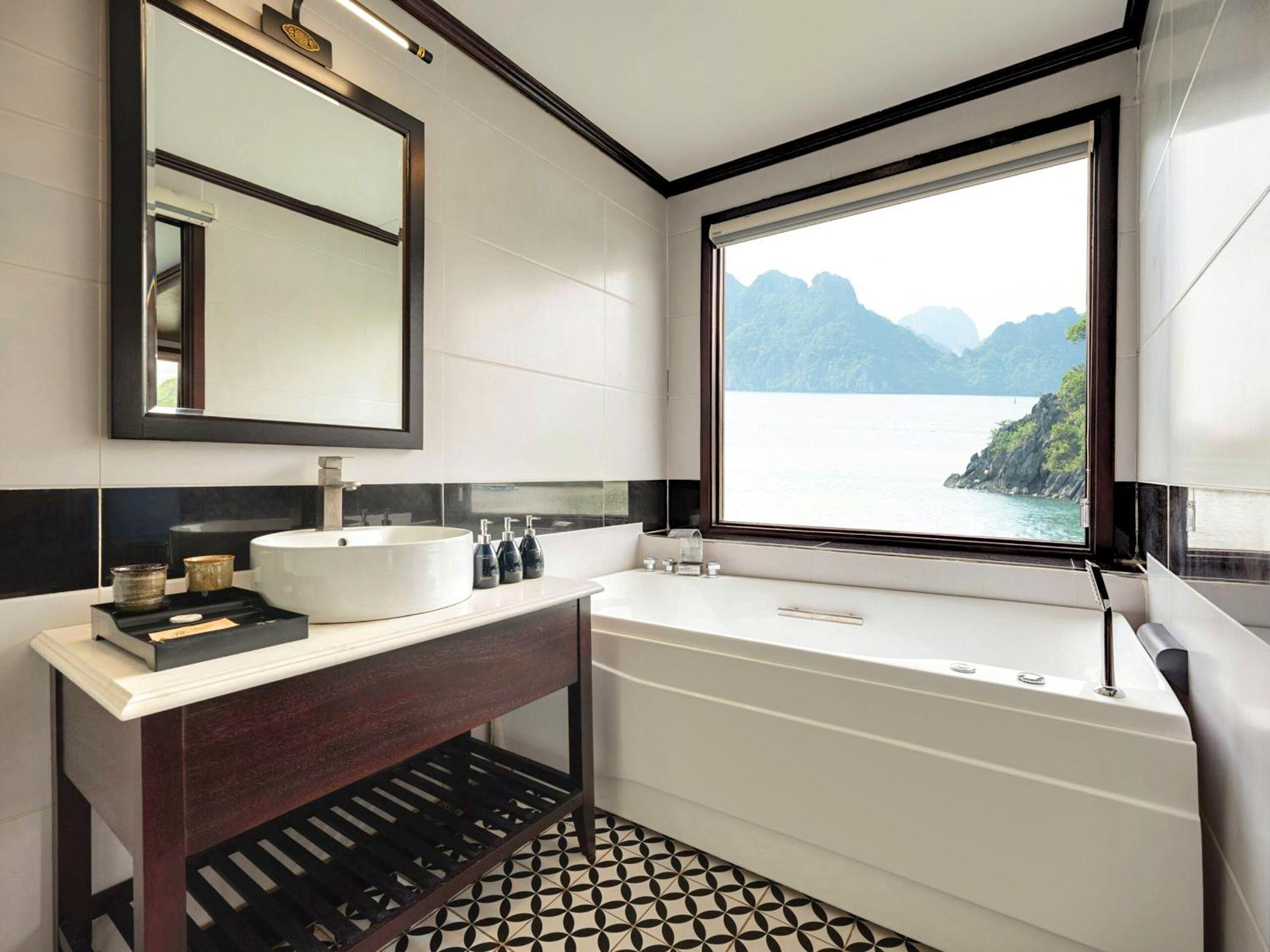 Le Journey Elegance Cruise Hotell Ha Long Exteriör bild